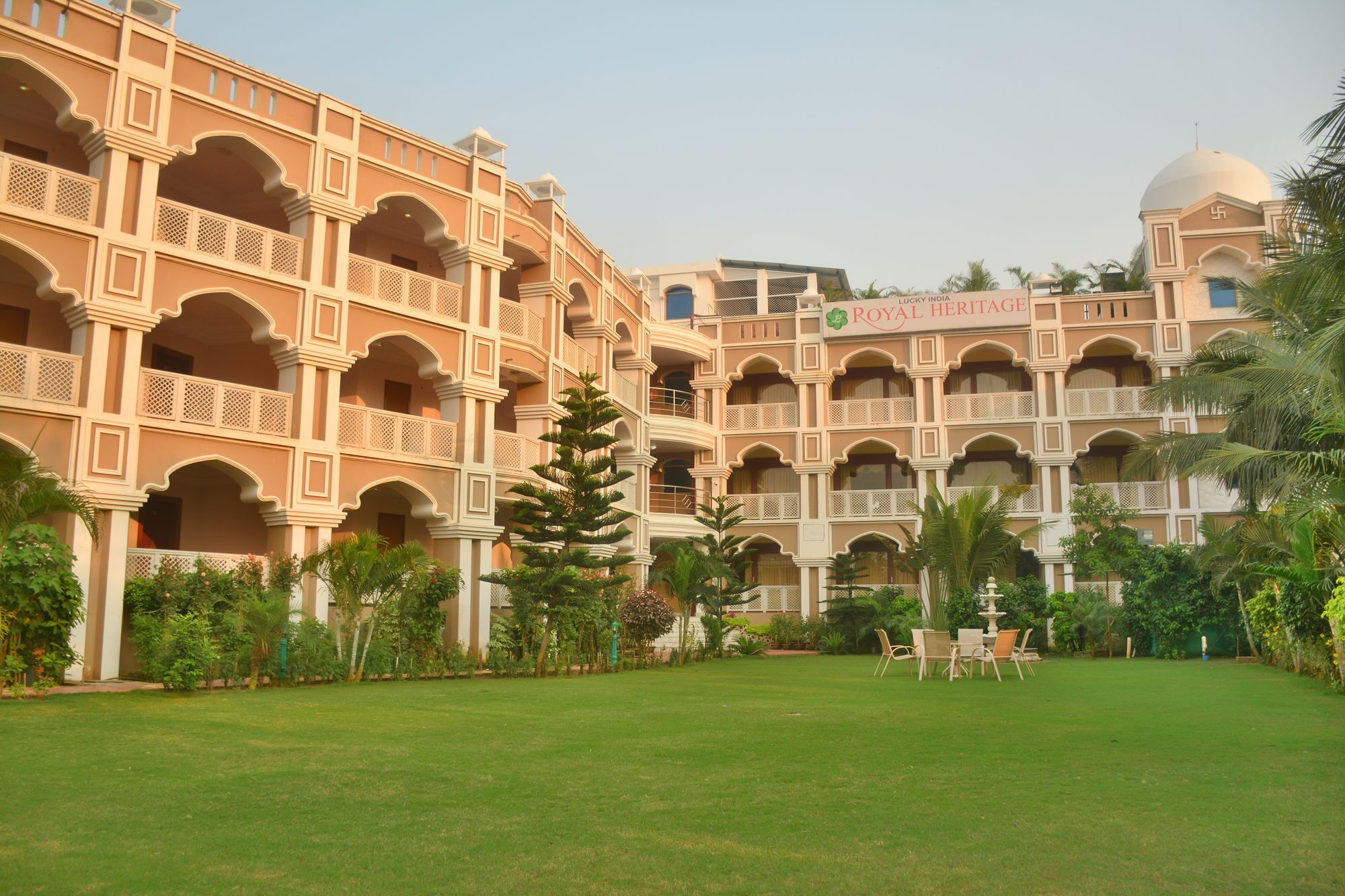 Lucky India Royal Heritage Puri Buitenkant foto